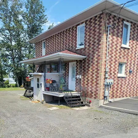 Cozy Quiet Place Next To Hwy Smart Tv+Wifi+Netflix Edmundston Exterior photo