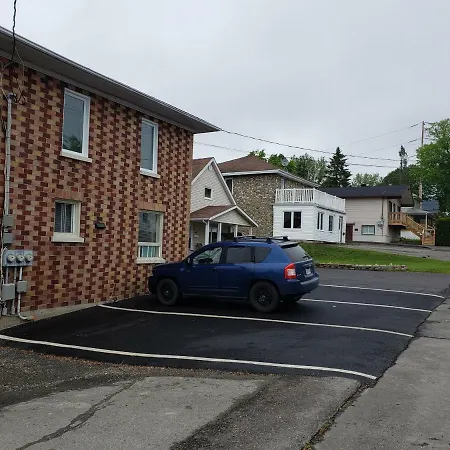 Cozy Quiet Place Next To Hwy Smart Tv+Wifi+Netflix Edmundston Exterior photo