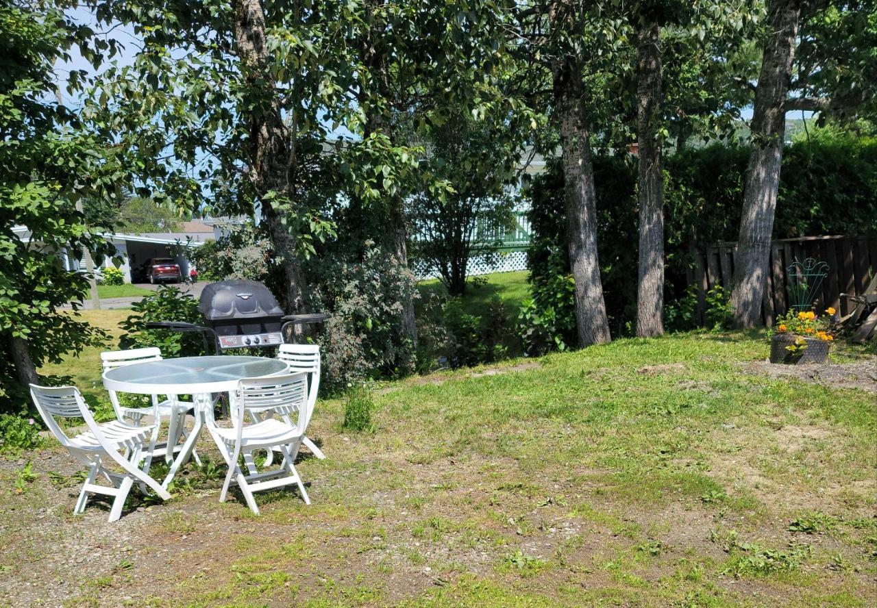 Cozy Quiet Place Next To Hwy Smart Tv+wifi+netflix Apartment Edmundston